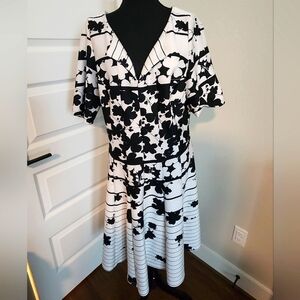 Julian Taylor 14W dress